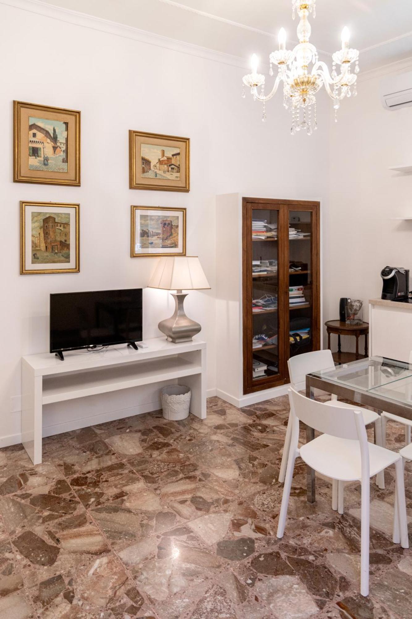 Apartment Dimora Quattro Cantoni - Rione Monti *