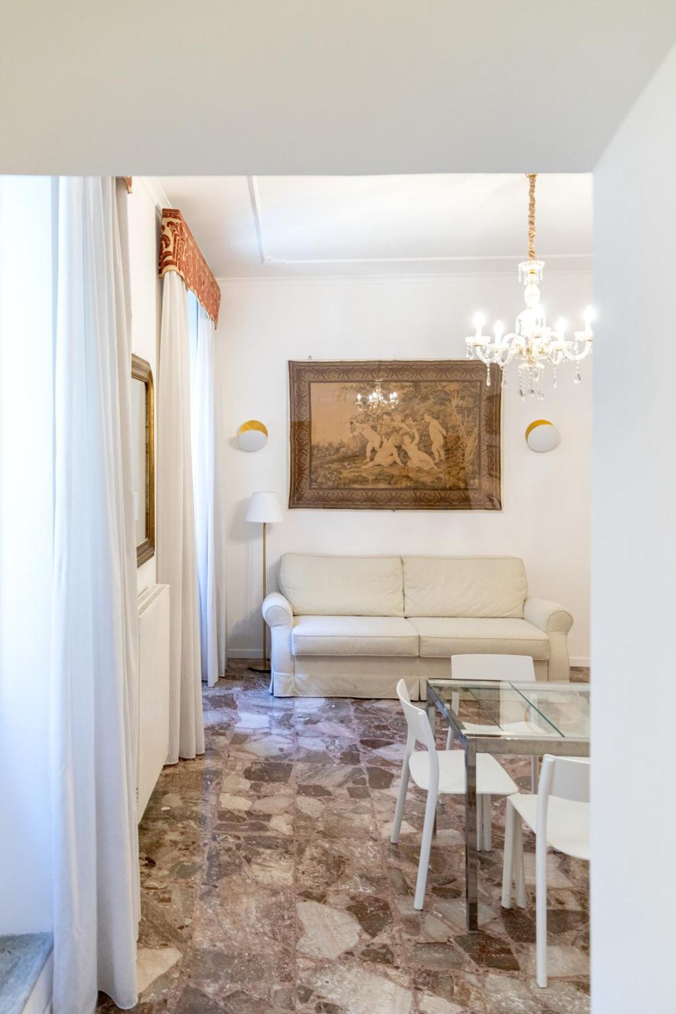 Apartment Dimora Quattro Cantoni - Rione Monti *